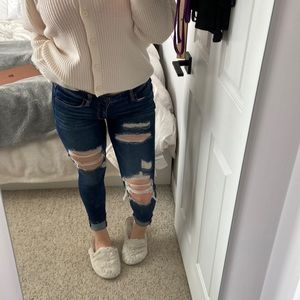 American Eagle (Super stretch) Jeans- Size 6 ( Very stretchy) Worn once🌸